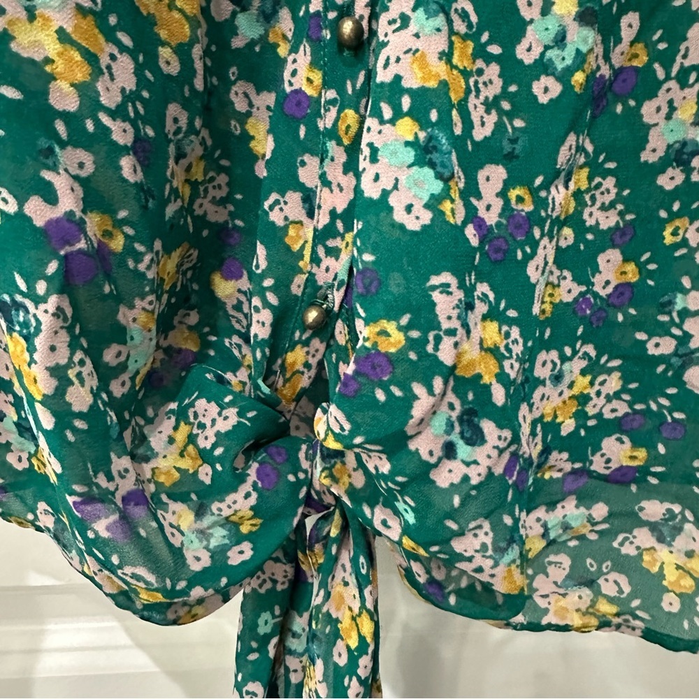 **JESSICA SIMPSON Tie Front Sheer Flowy Flutter Sleeve Blouse Floral - Picture 9 of 10